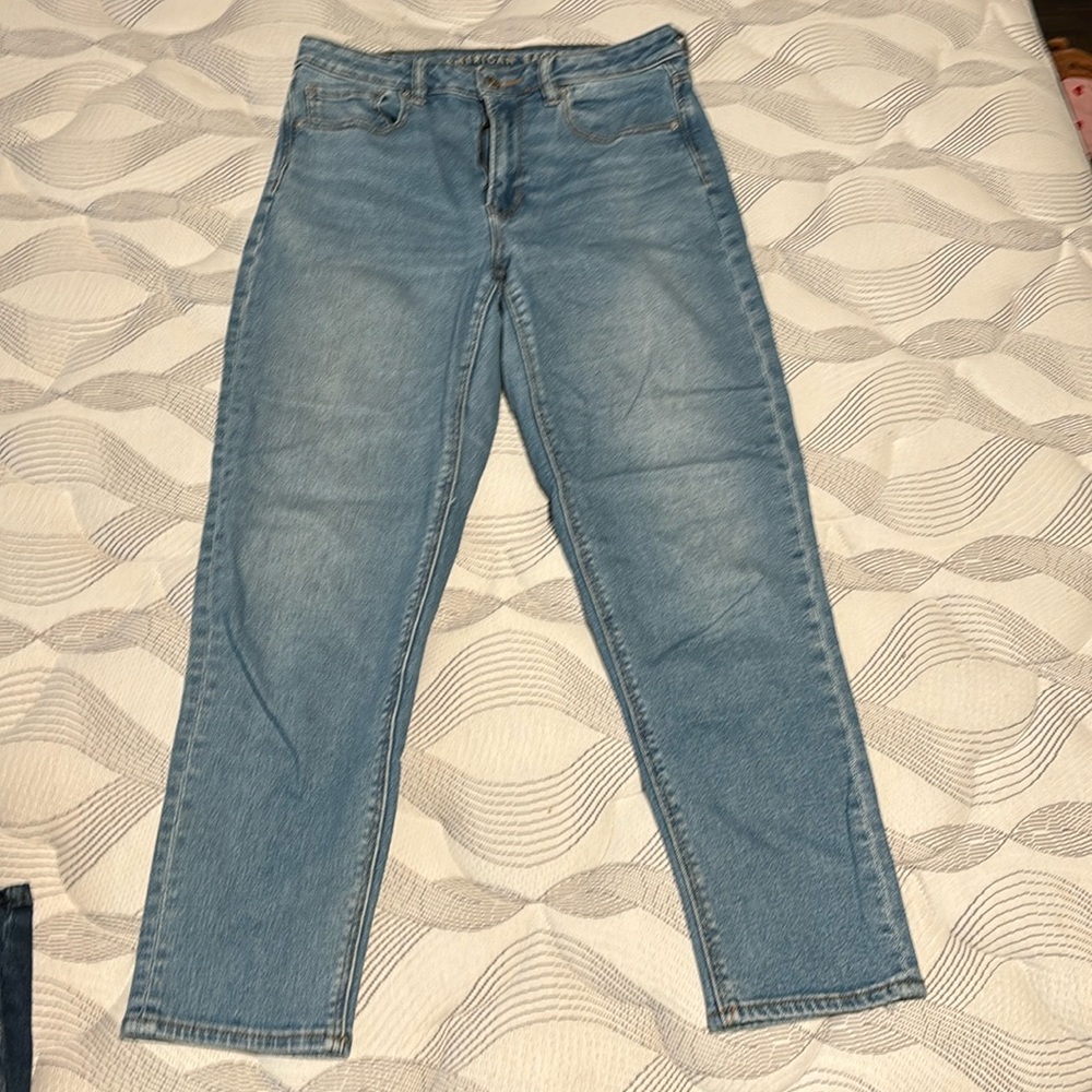 Women’s American Eagle boyfriend jeans